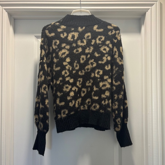 Forever 21 Black and Tan Cheetah Print Mock Neck Sweater - Picture 7 of 8